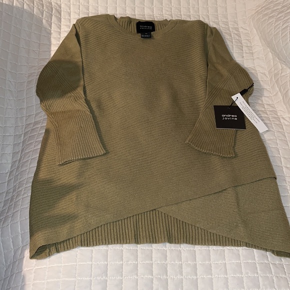 NWT- ANDREA JOVINE CRISSCROSS HI/LO HEM CREW NECK 3/4 SLEEVE SWEATER SZ MED - Picture 3 of 8